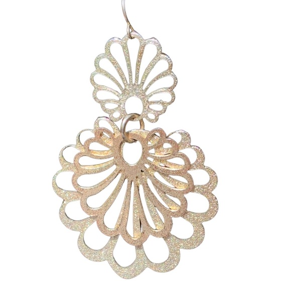 Gold textured 3 flower hanging dangle statement Earrings - Picture 5 of 5